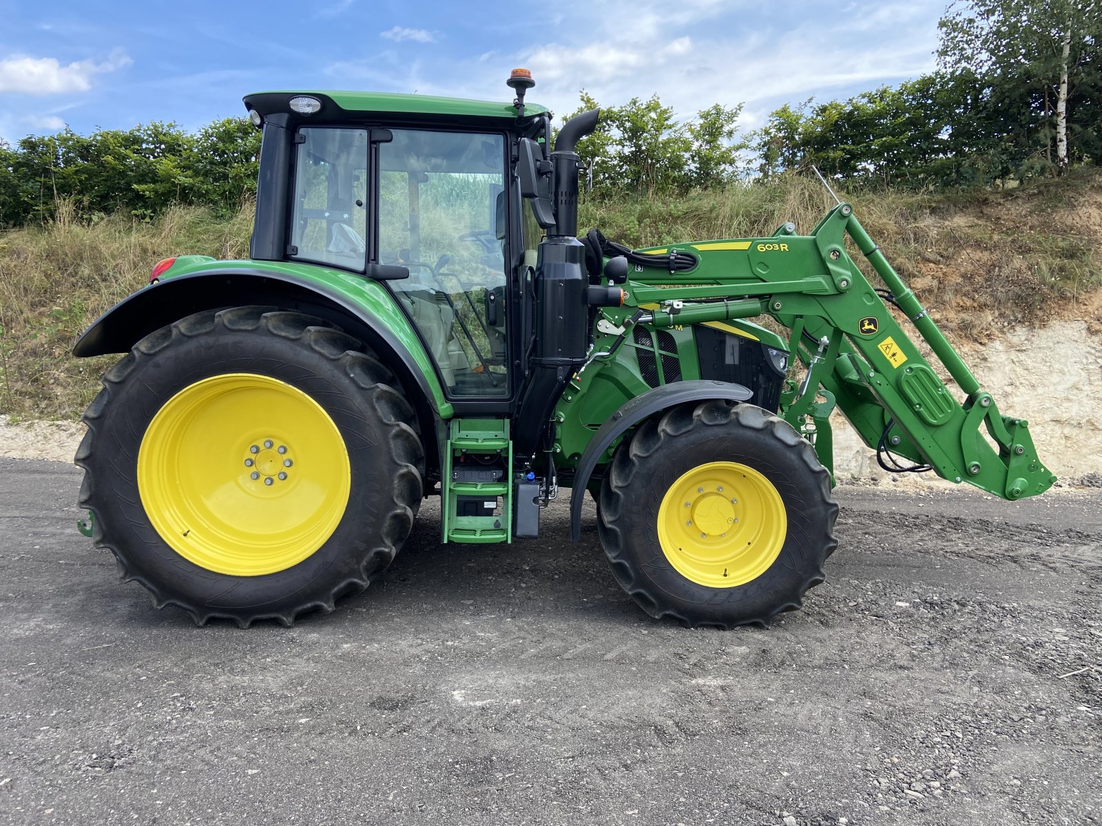 Traktor типа John Deere 6090M, Gebrauchtmaschine в Miltach (Фотография 3)