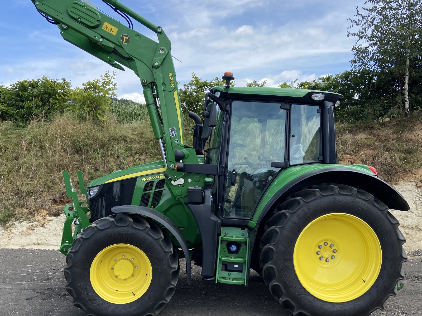 Traktor типа John Deere 6090M, Gebrauchtmaschine в Miltach (Фотография 12)