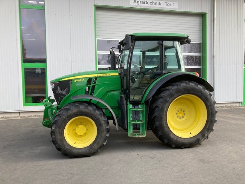 Traktor van het type John Deere 6090MC, Gebrauchtmaschine in Hofgeismar (Foto 1)