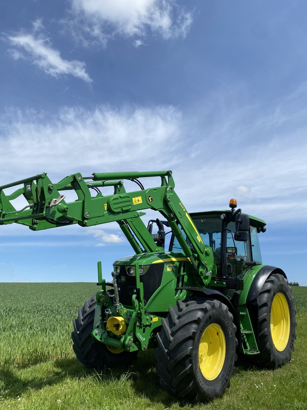 Traktor του τύπου John Deere 6090RC, Gebrauchtmaschine σε Adelshofen (Φωτογραφία 1)