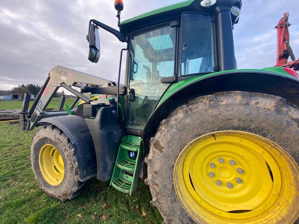 Traktor typu John Deere 6100 M, Gebrauchtmaschine w UZERCHE (Zdjęcie 4)