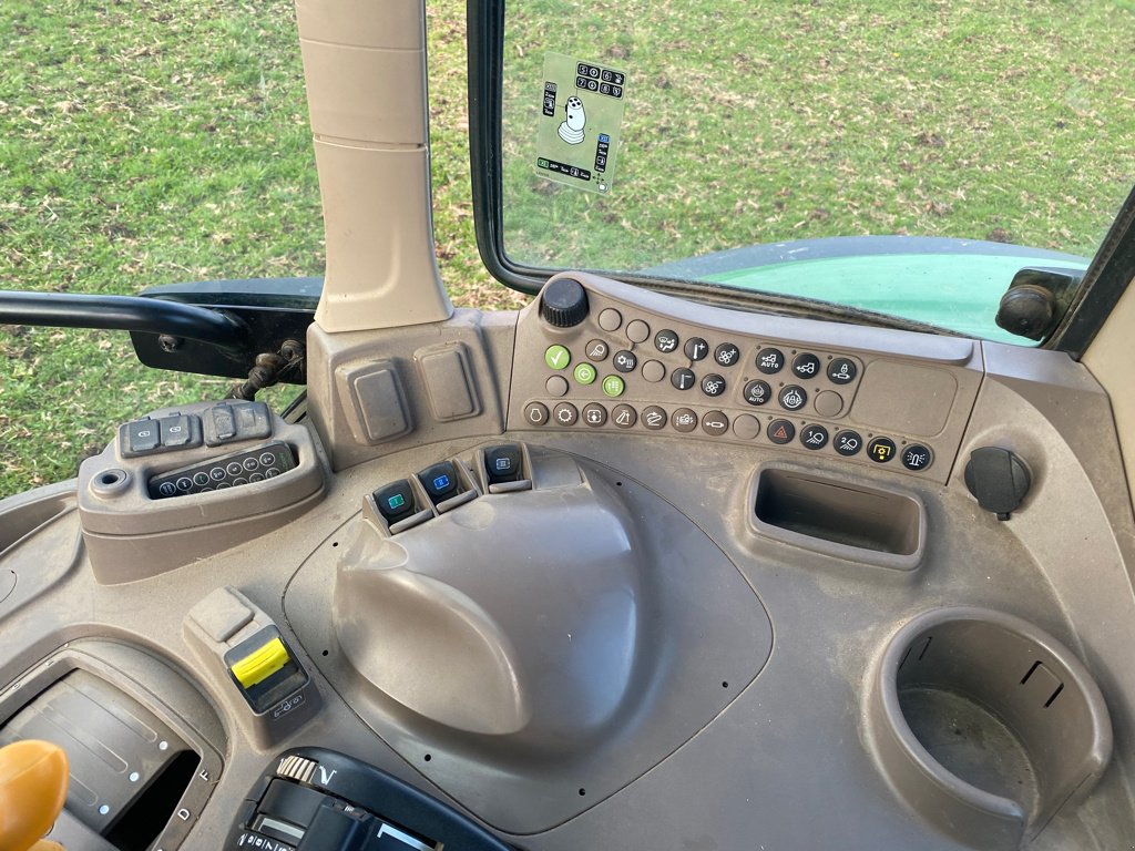 Traktor typu John Deere 6100 M, Gebrauchtmaschine w UZERCHE (Zdjęcie 11)