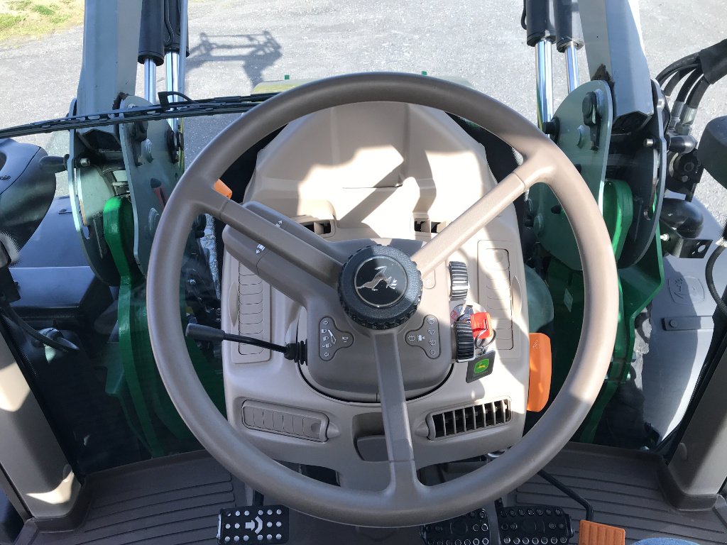 Traktor Türe ait John Deere 6100 M, Gebrauchtmaschine içinde UZERCHE (resim 10)