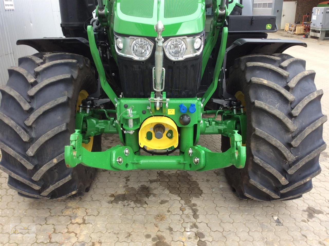 Traktor van het type John Deere 6100 M, Gebrauchtmaschine in Pfreimd (Foto 10)