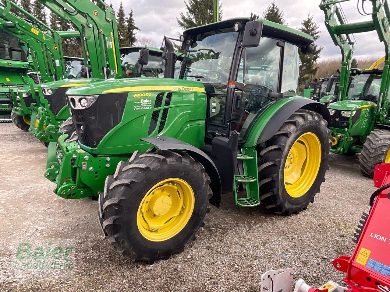 Traktor del tipo John Deere 6100 RC, Gebrauchtmaschine en OBERNDORF-HOCHMOESSINGEN (Imagen 1)