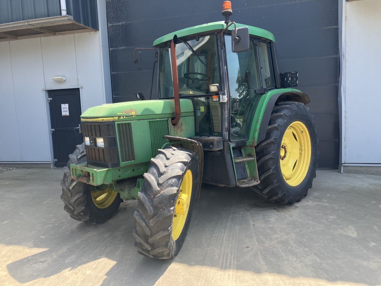 Traktor del tipo John Deere 6100, Gebrauchtmaschine en St. - Jacobiparochie (Imagen 1)