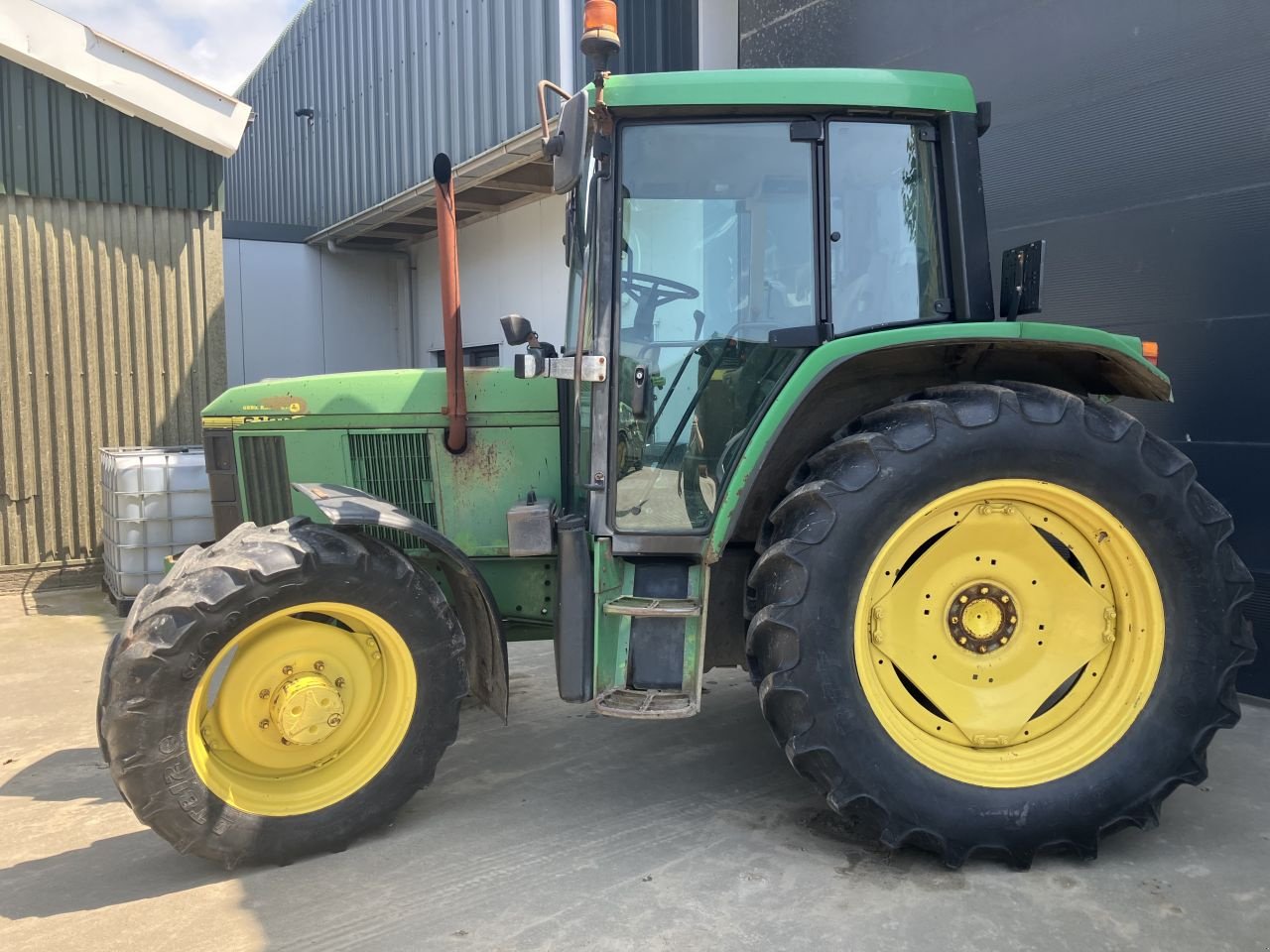 Traktor tipa John Deere 6100, Gebrauchtmaschine u St. - Jacobiparochie (Slika 5)