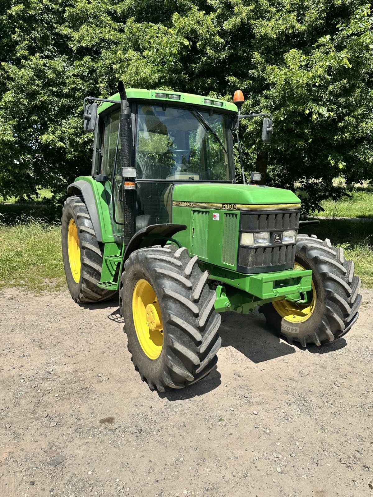 Traktor типа John Deere 6100, Gebrauchtmaschine в Afferden L (Фотография 3)