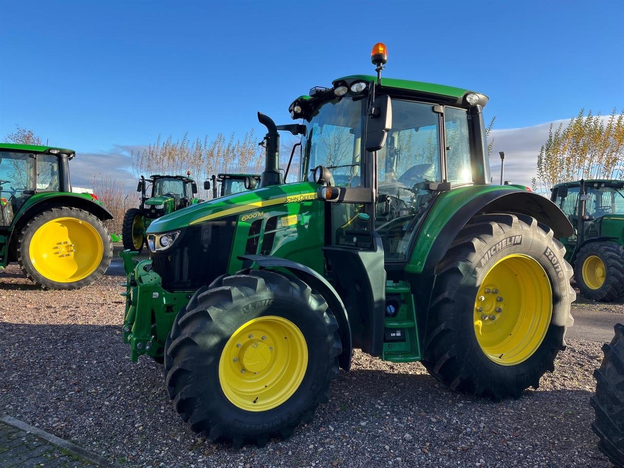 Traktor del tipo John Deere 6100M AQ+, Gebrauchtmaschine In Niederkirchen (Immagine 1)