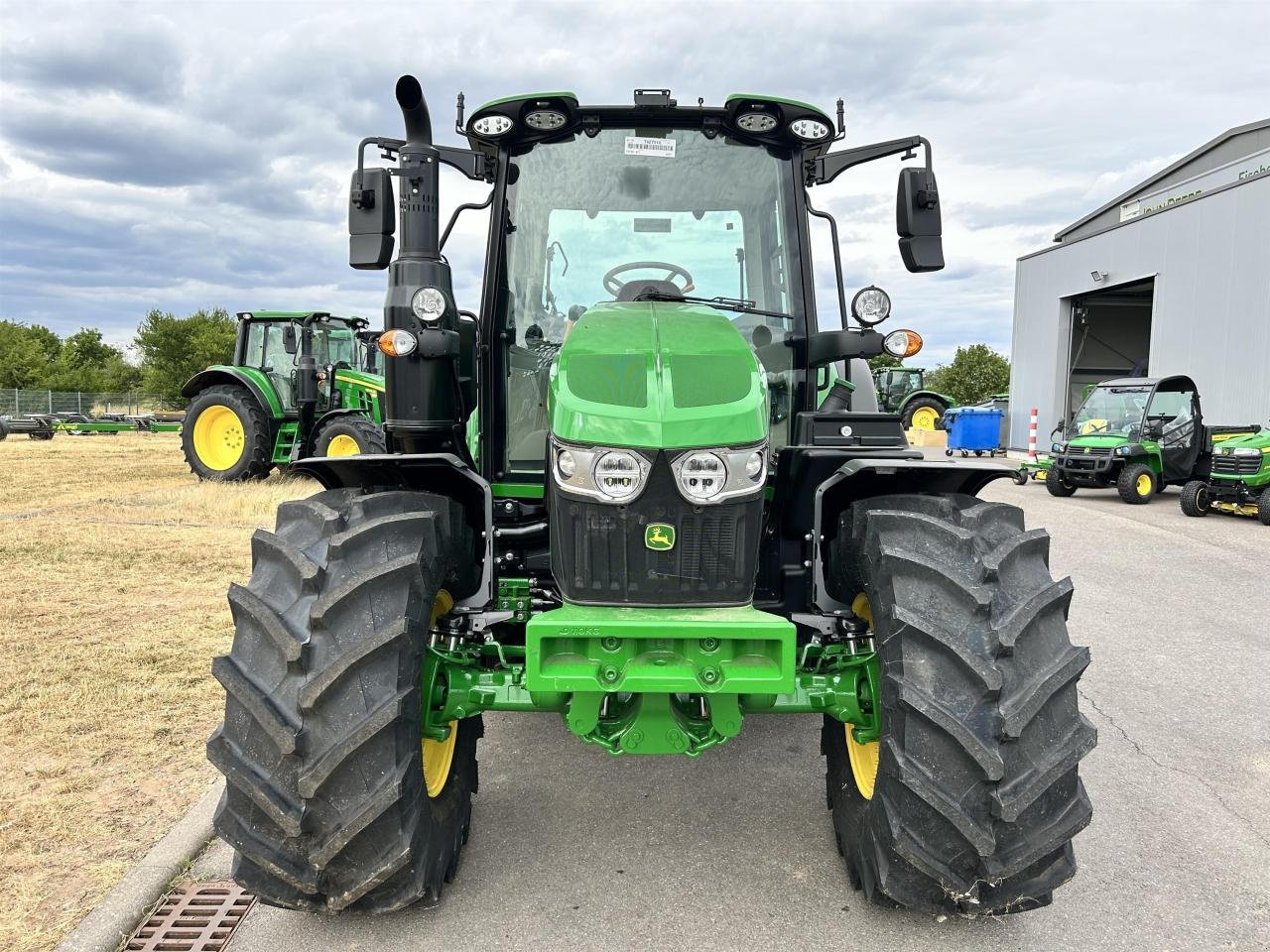 Traktor des Typs John Deere 6100M AQ+ DEMO, Vorführmaschine in Niederkirchen (Bild 2)