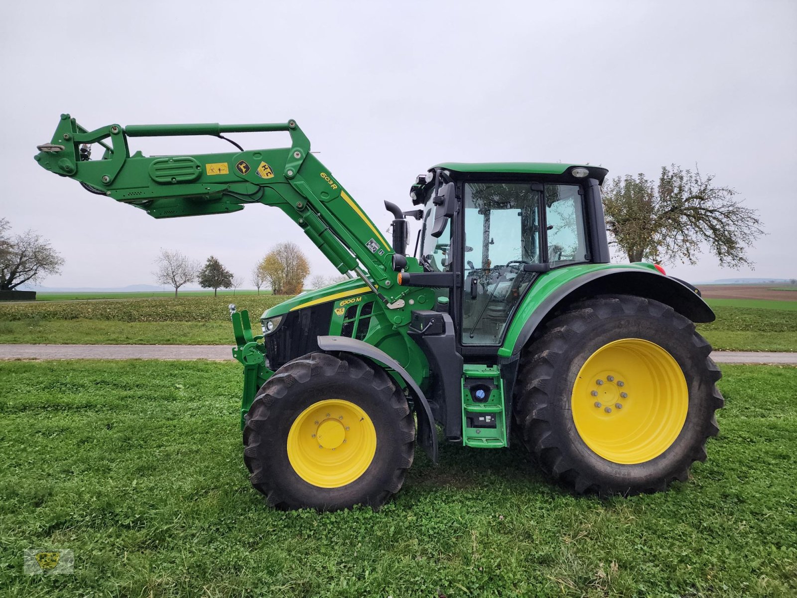 Traktor του τύπου John Deere 6100M mit Frontlader, Gebrauchtmaschine σε Willanzheim (Φωτογραφία 2)