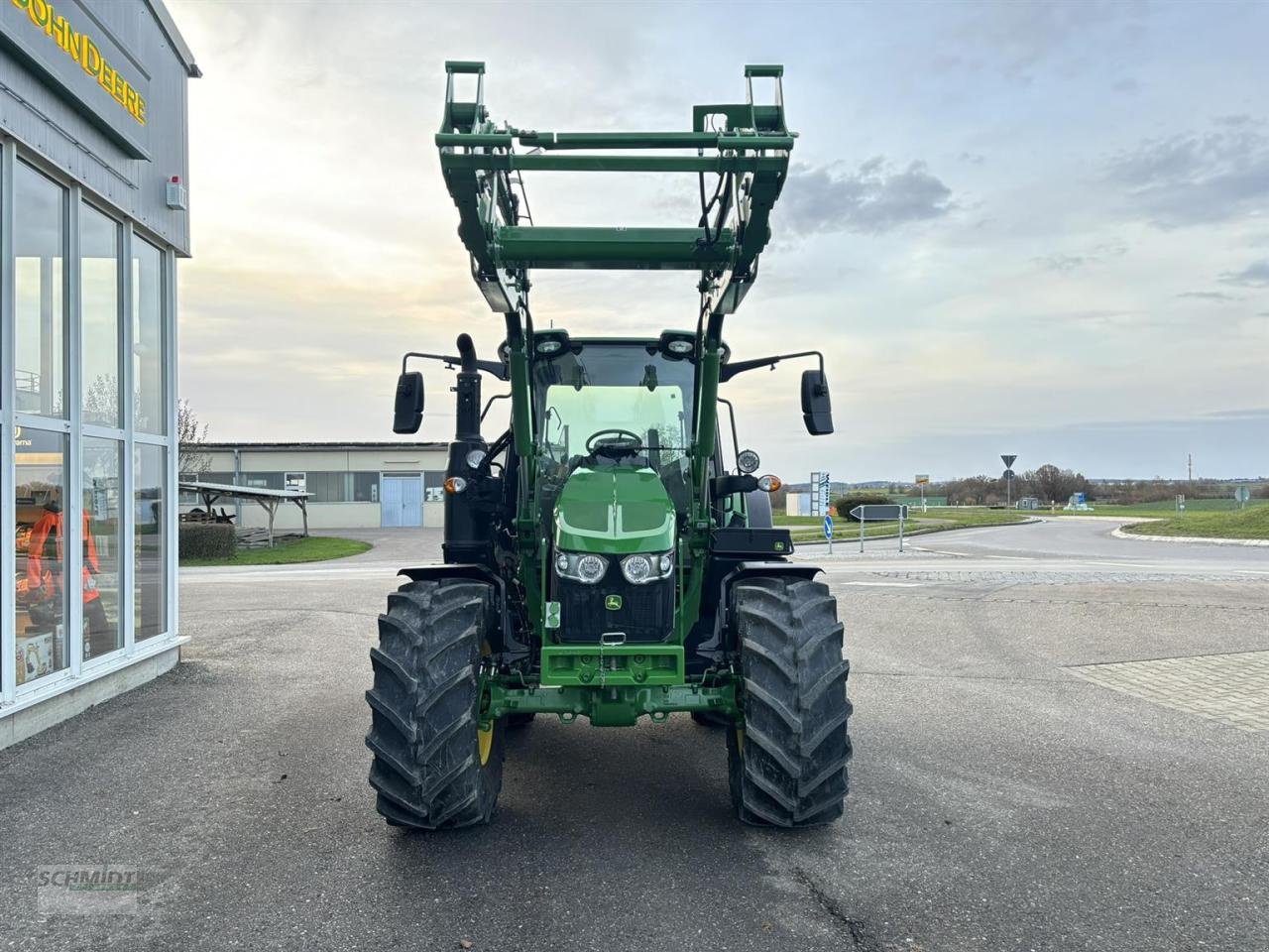 Traktor от тип John Deere 6100M mit Frontlader, Gebrauchtmaschine в Herbrechtingen (Снимка 3)