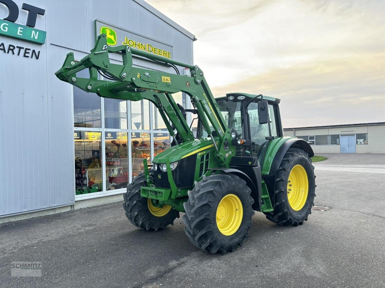 Traktor des Typs John Deere 6100M mit Frontlader, Gebrauchtmaschine in Herbrechtingen (Bild 2)