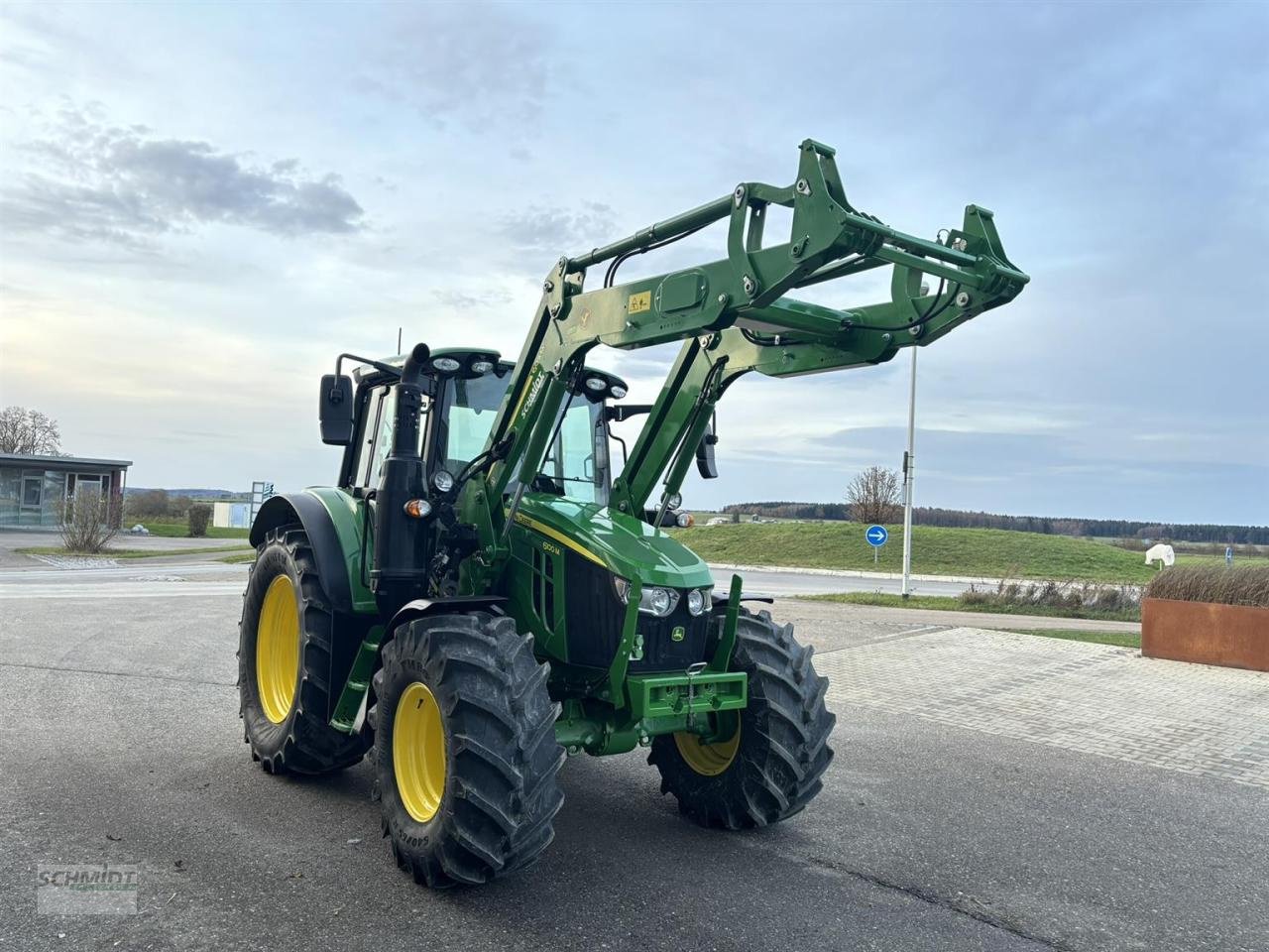 Traktor des Typs John Deere 6100M mit Frontlader, Gebrauchtmaschine in Herbrechtingen (Bild 4)