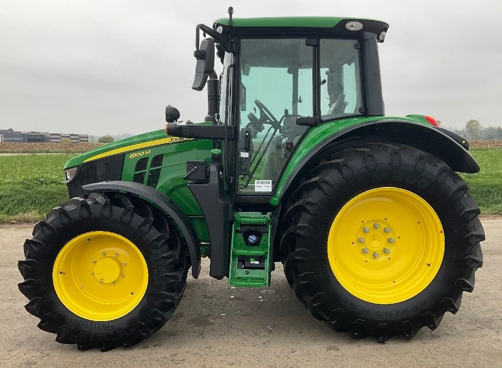 Traktor van het type John Deere 6100M, Neumaschine in Pasching (Foto 8)