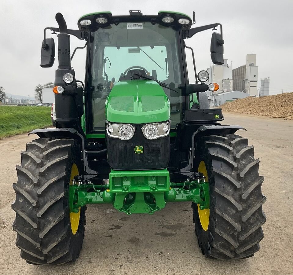 Traktor des Typs John Deere 6100M, Neumaschine in Pasching (Bild 2)