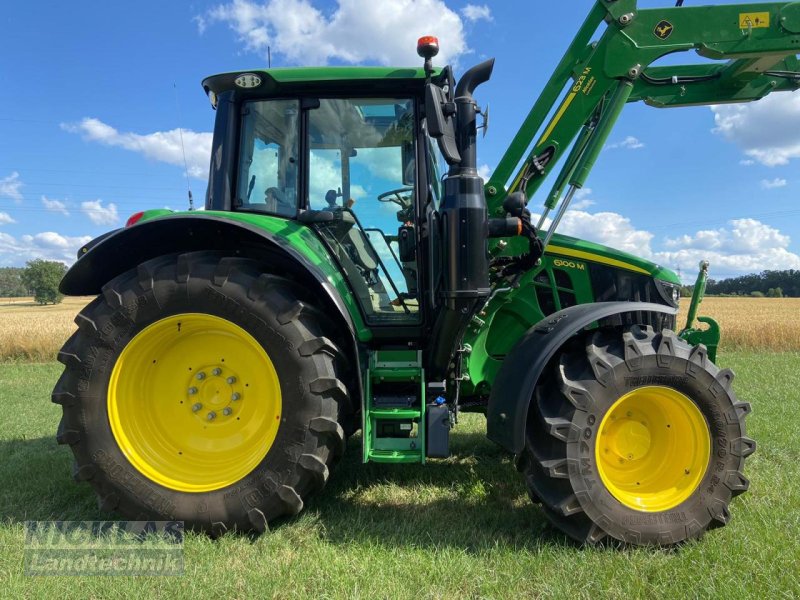 Traktor typu John Deere 6100M, Gebrauchtmaschine w Schirradorf