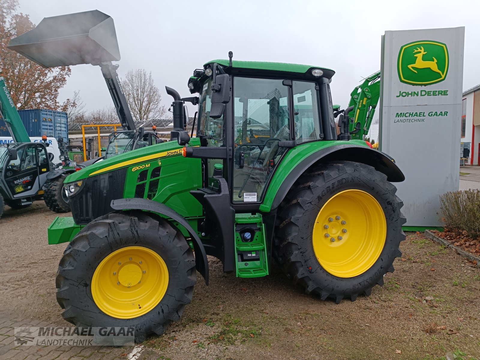 Traktor Türe ait John Deere 6100M, Gebrauchtmaschine içinde Höhenkirchen-Siegertsbrunn (resim 1)