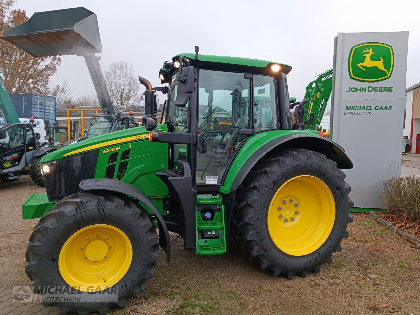 Traktor del tipo John Deere 6100M, Gebrauchtmaschine In Höhenkirchen-Siegertsbrunn (Immagine 2)