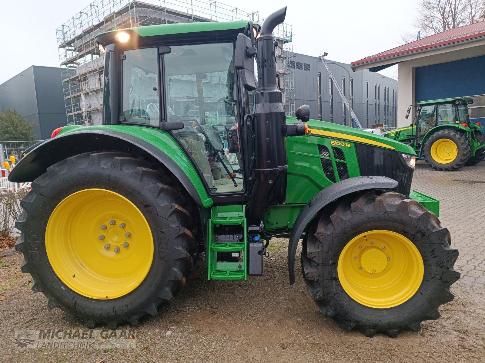 Traktor Türe ait John Deere 6100M, Gebrauchtmaschine içinde Höhenkirchen-Siegertsbrunn (resim 4)