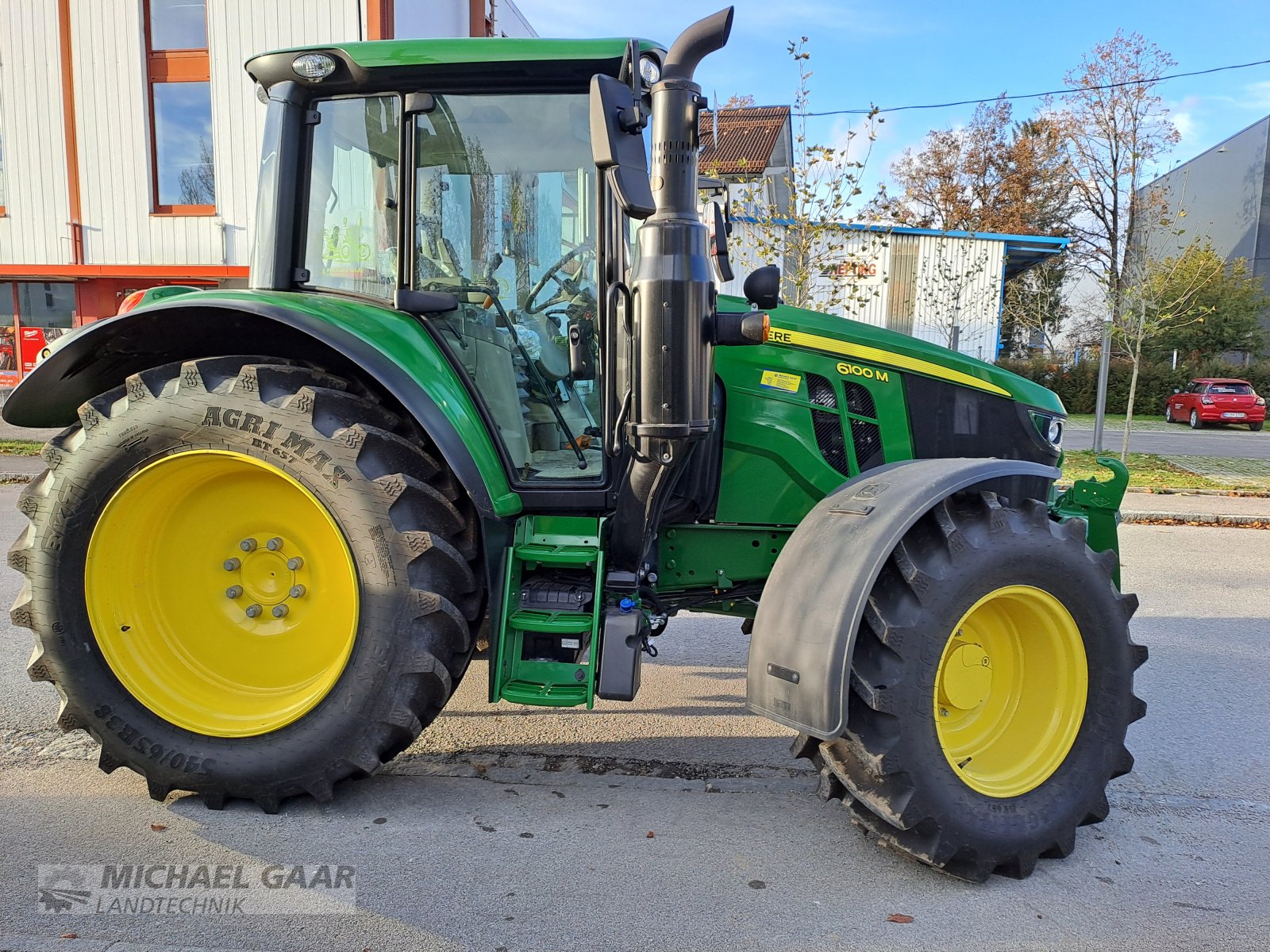 Traktor des Typs John Deere 6100M, Gebrauchtmaschine in Höhenkirchen-Siegertsbrunn (Bild 10)