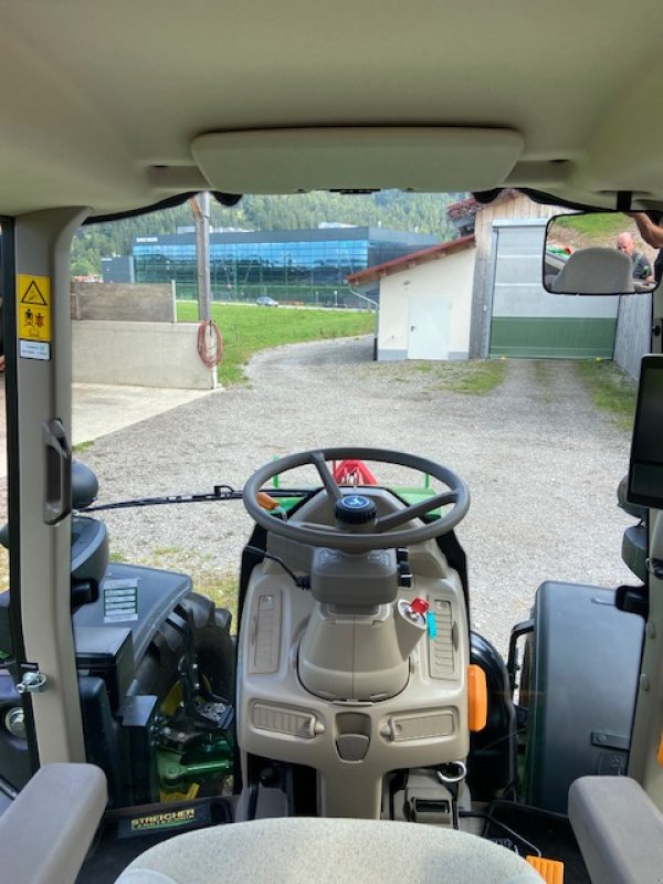 Traktor tip John Deere 6100M, Gebrauchtmaschine in Rosshaupten (Poză 12)