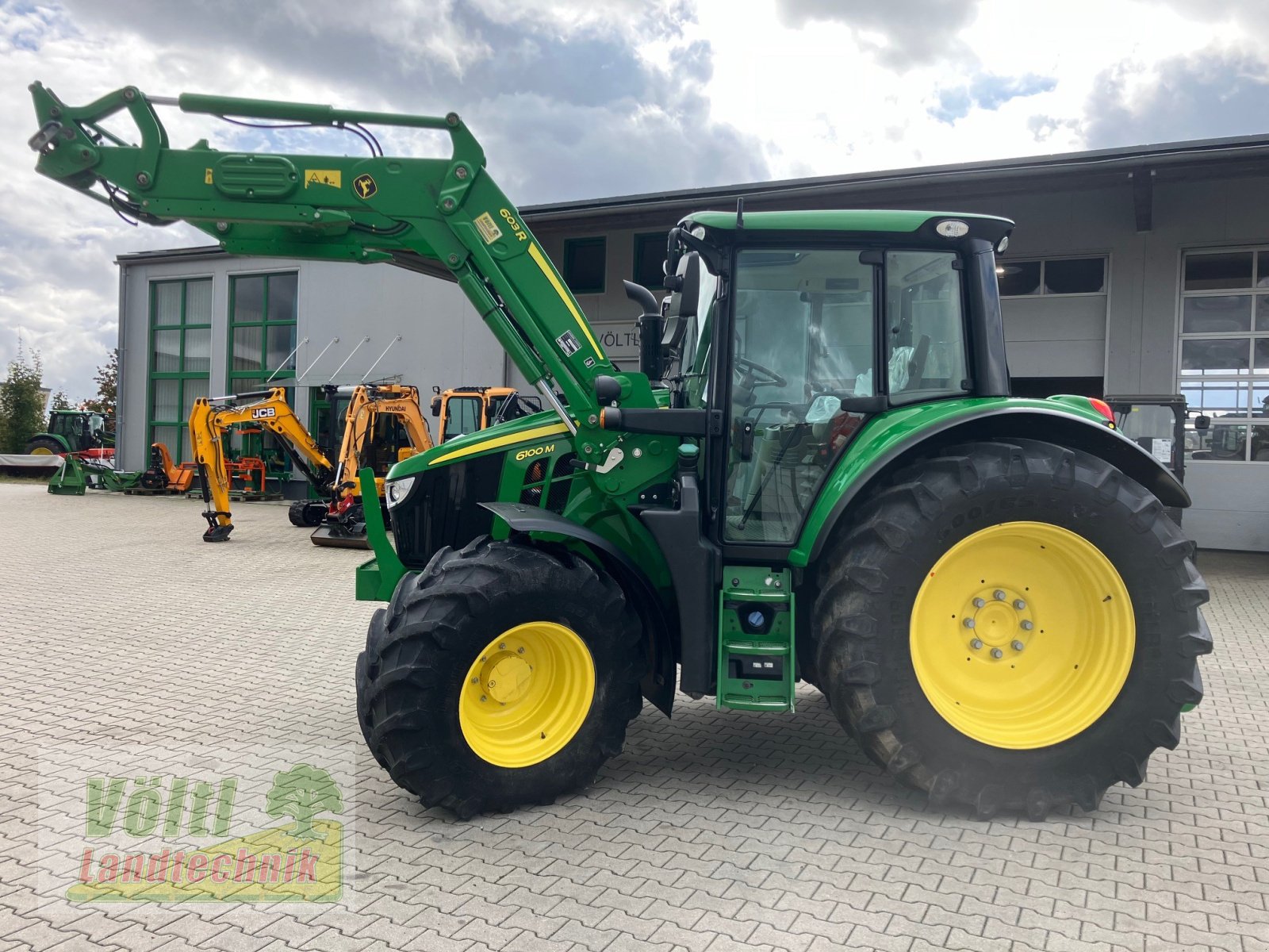 Traktor van het type John Deere 6100M, Gebrauchtmaschine in Hutthurm bei Passau (Foto 2)