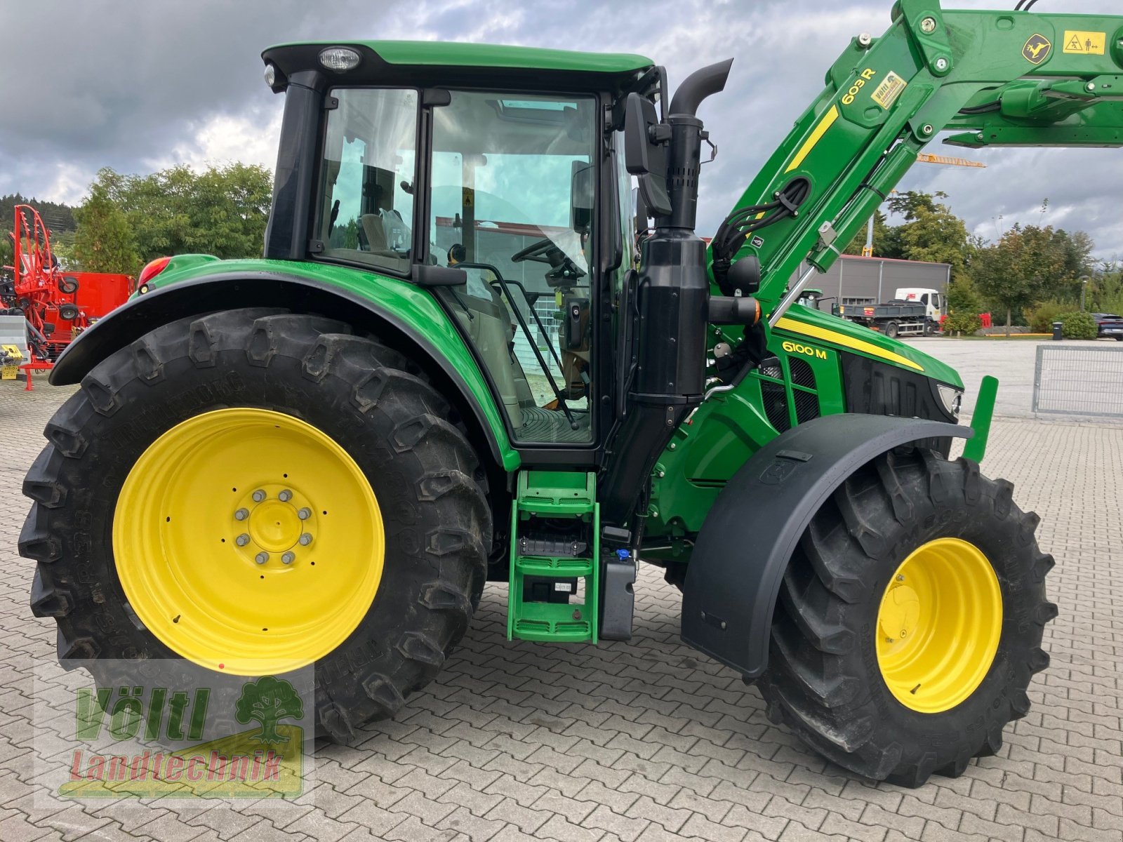 Traktor van het type John Deere 6100M, Gebrauchtmaschine in Hutthurm bei Passau (Foto 5)