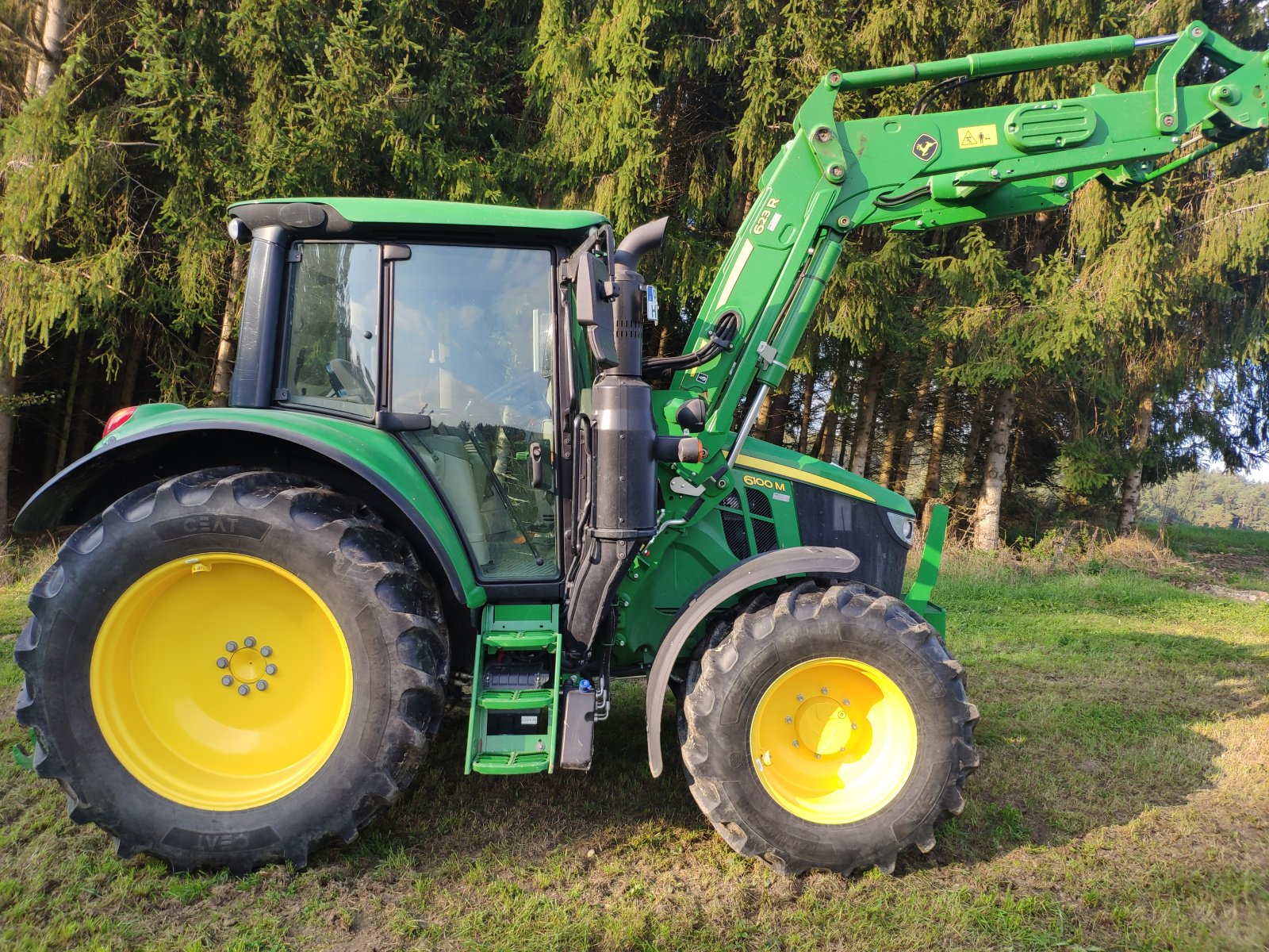 Traktor του τύπου John Deere 6100M, Gebrauchtmaschine σε Gangkofen (Φωτογραφία 1)