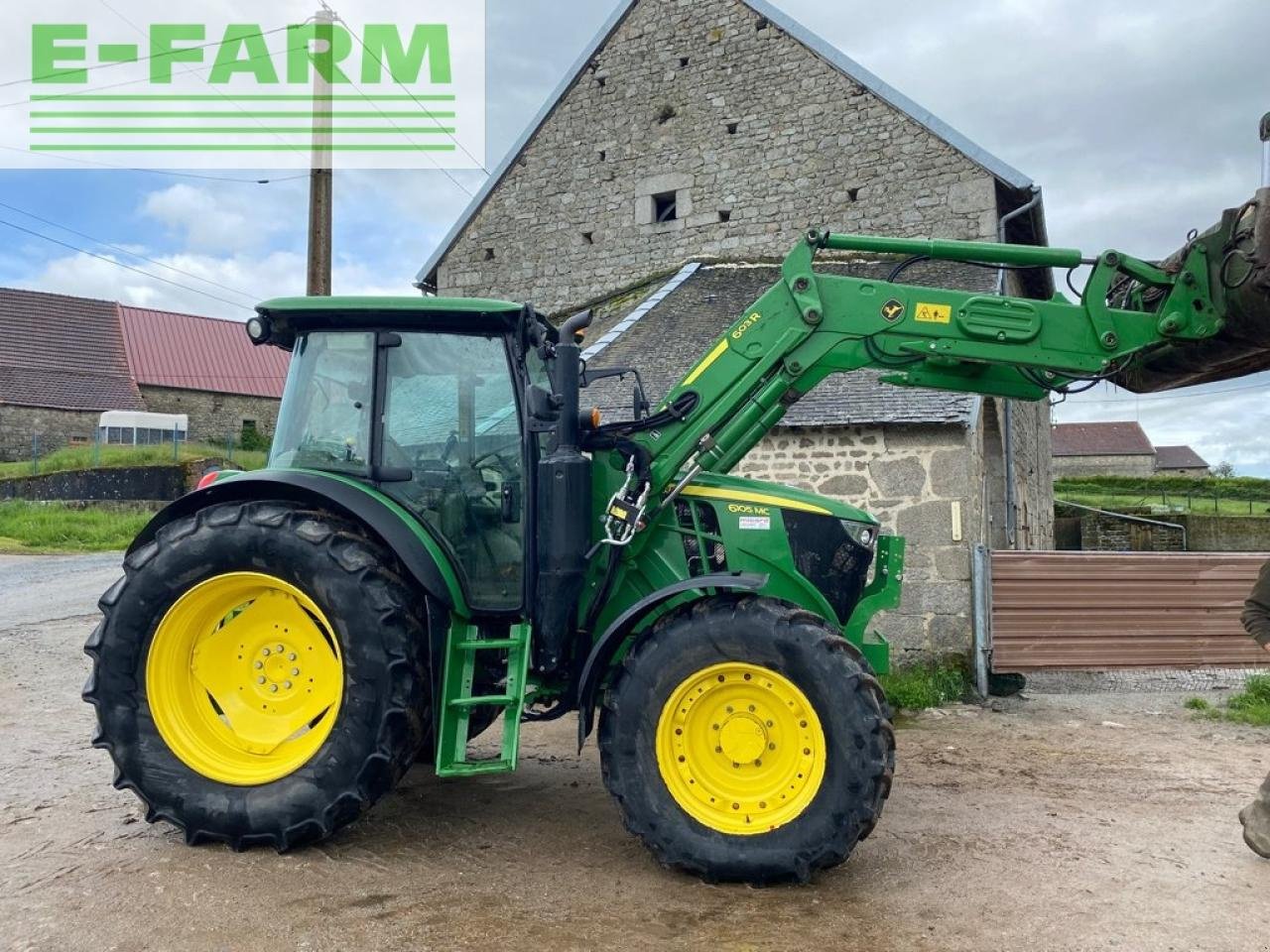 Traktor typu John Deere 6105 mc, Gebrauchtmaschine w Ytrac (Zdjęcie 3)