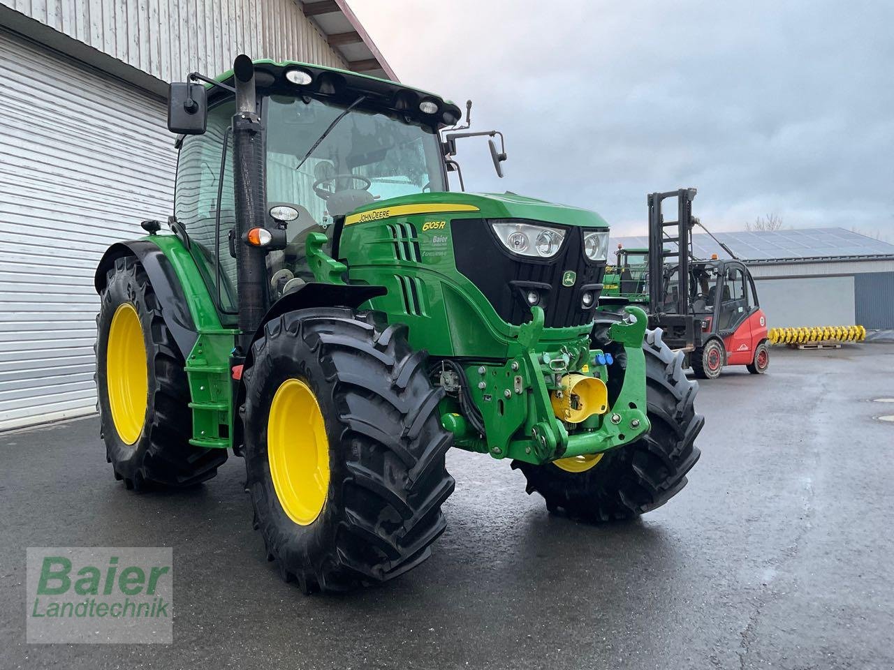 Traktor типа John Deere 6105 R, Gebrauchtmaschine в OBERNDORF-HOCHMOESSINGEN (Фотография 1)