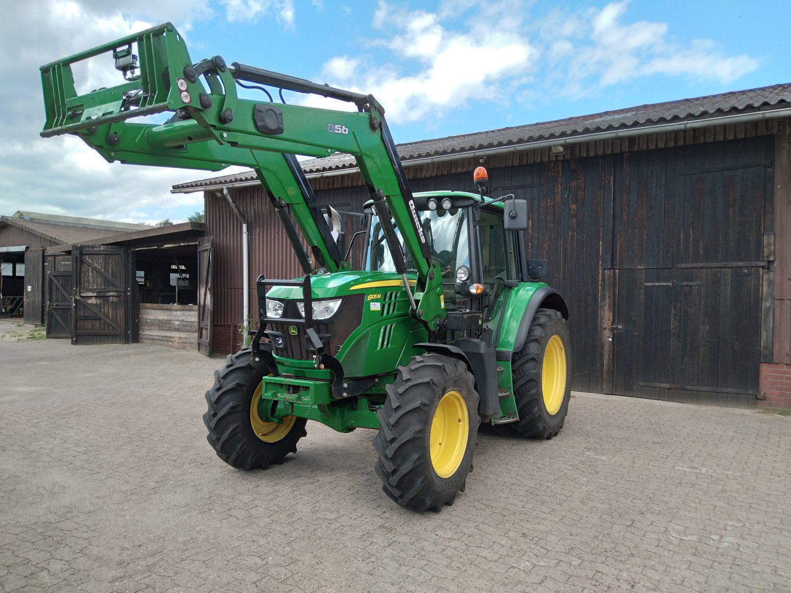 Traktor van het type John Deere 6105M wenig Stunden, TOP-Zustand, Gebrauchtmaschine in Unterlüß (Foto 1)