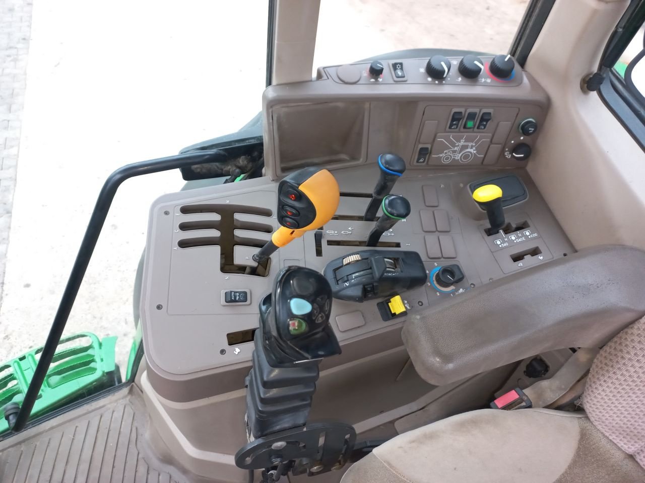 Traktor tipa John Deere 6105M, Gebrauchtmaschine u Daarle (Slika 3)