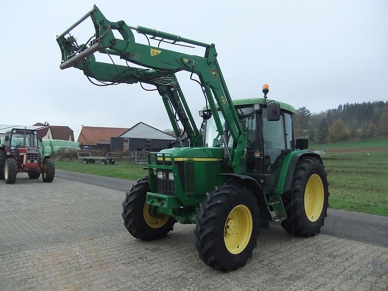 Traktor des Typs John Deere 6110 Allrad mit Frontlader, Gebrauchtmaschine in Steinau  (Bild 8)