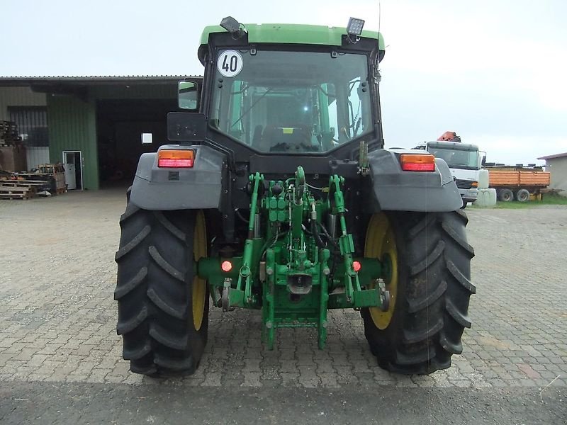 Traktor van het type John Deere 6110 Allrad mit Frontlader, Gebrauchtmaschine in Steinau  (Foto 5)