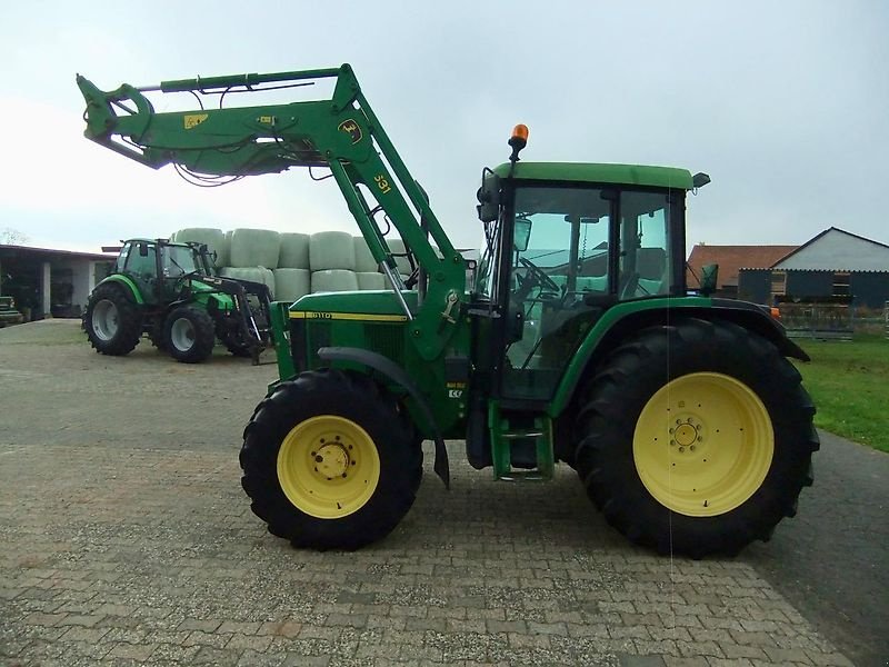 Traktor tip John Deere 6110 Allrad mit Frontlader, Gebrauchtmaschine in Steinau  (Poză 9)