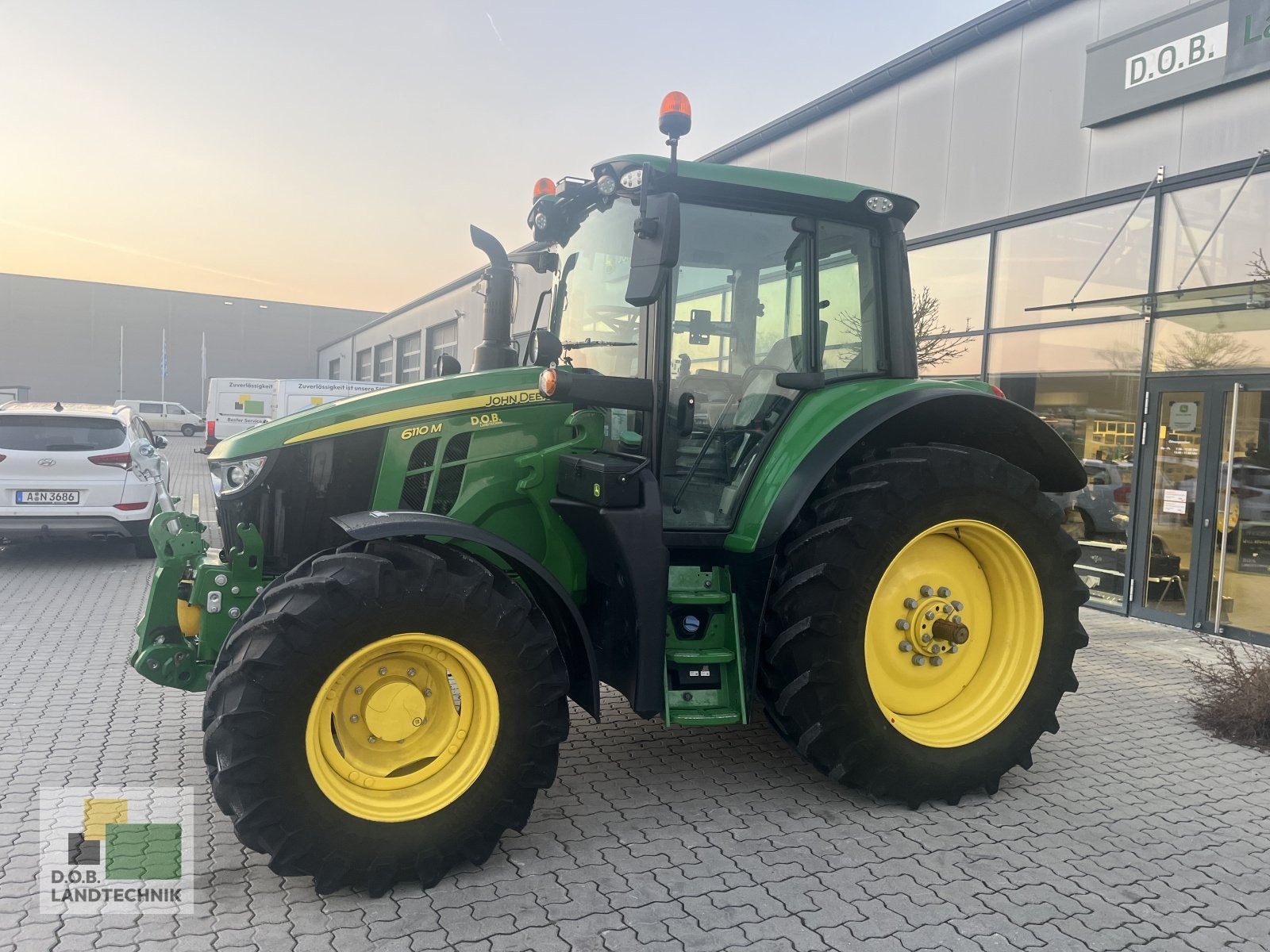 Traktor du type John Deere 6110 M / 6110M Garantieverlängerung, Gebrauchtmaschine en Langweid am Lech (Photo 2)