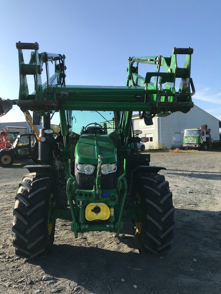 Traktor des Typs John Deere 6110 M AUTOPOWER + CHARGEUR, Gebrauchtmaschine in UZERCHE (Bild 7)