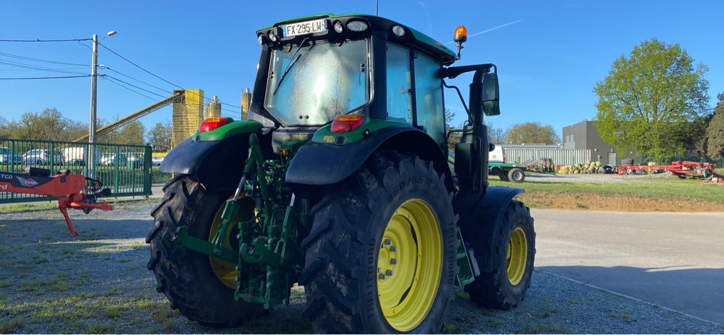 Traktor du type John Deere 6110 M AUTOPOWER + CHARGEUR, Gebrauchtmaschine en BELLAC (Photo 3)