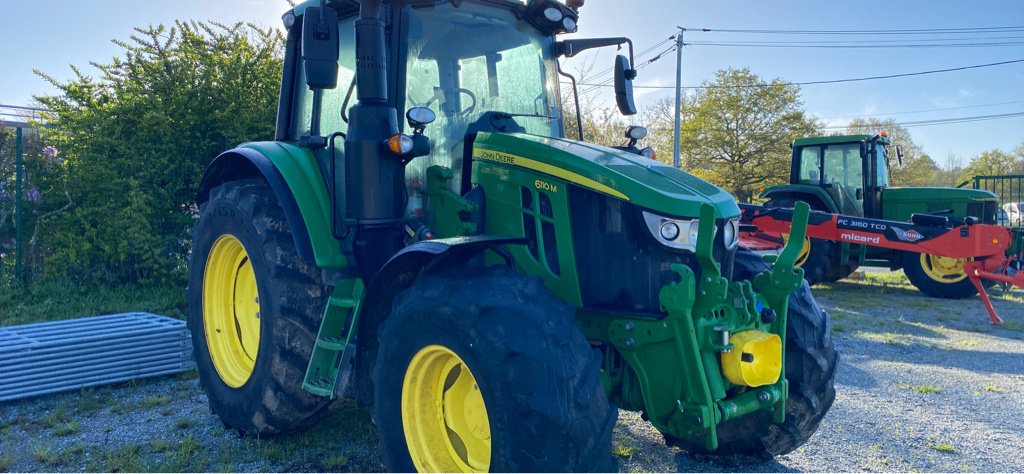 Traktor des Typs John Deere 6110 M AUTOPOWER + CHARGEUR, Gebrauchtmaschine in BELLAC (Bild 2)