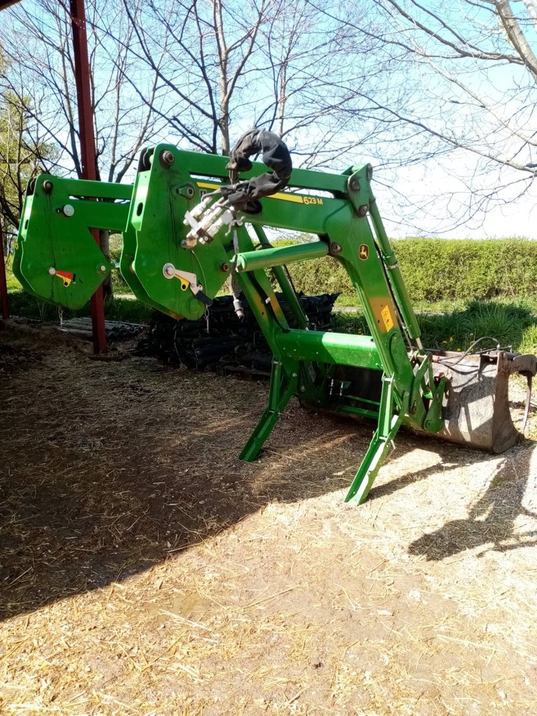 Traktor des Typs John Deere 6110 M AUTOPOWER + CHARGEUR, Gebrauchtmaschine in BELLAC (Bild 8)