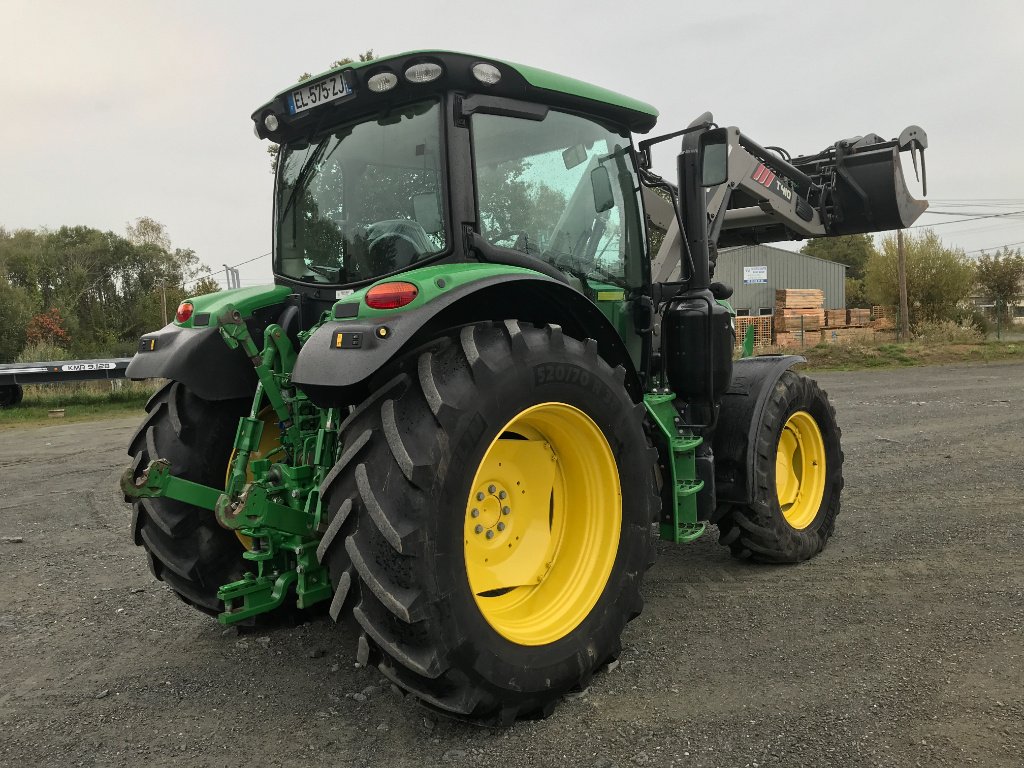 Traktor от тип John Deere 6110 R AUTOPOWER . CHARGEUR, Gebrauchtmaschine в UZERCHE (Снимка 3)