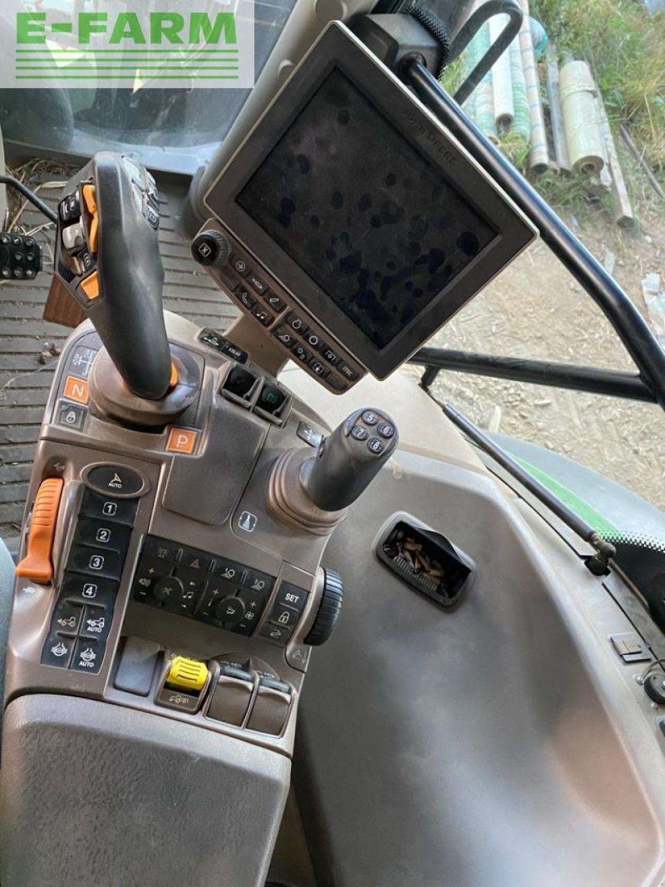 Traktor del tipo John Deere 6110 r + chargeur, Gebrauchtmaschine In Ytrac (Immagine 8)