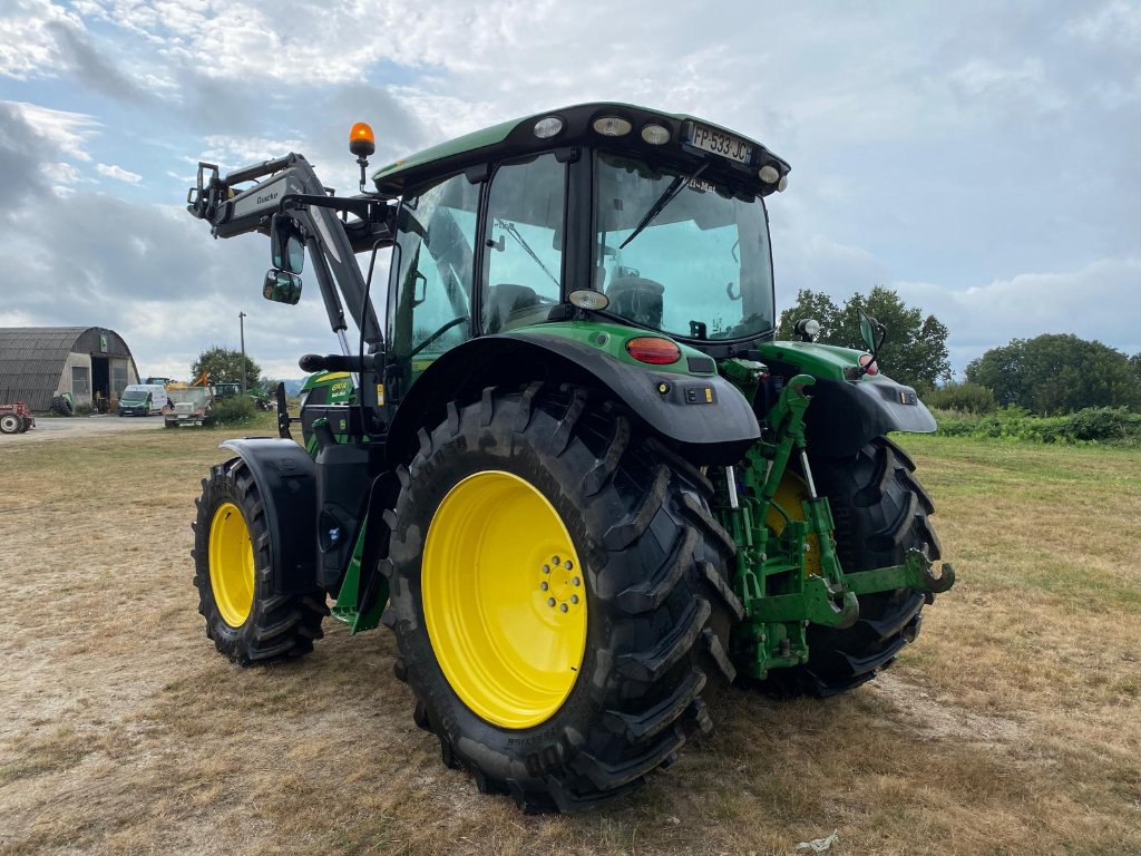 Traktor van het type John Deere 6110 R + CHARGEUR, Gebrauchtmaschine in MEYMAC (Foto 3)