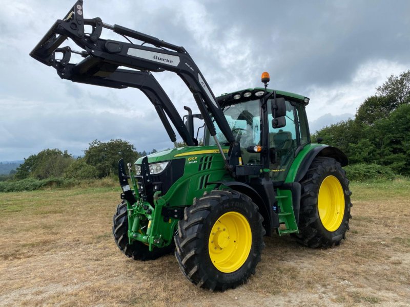 Traktor типа John Deere 6110 R + CHARGEUR, Gebrauchtmaschine в MEYMAC (Фотография 1)