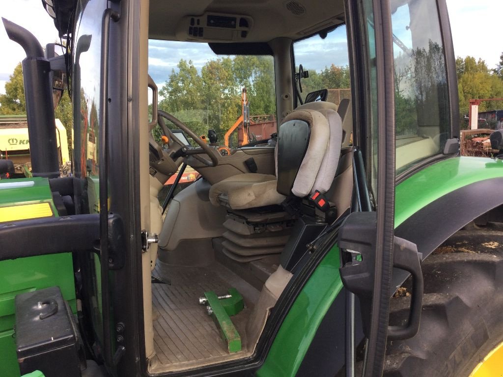 Traktor des Typs John Deere 6110 R PREMIUM, Gebrauchtmaschine in RODEZ (Bild 5)