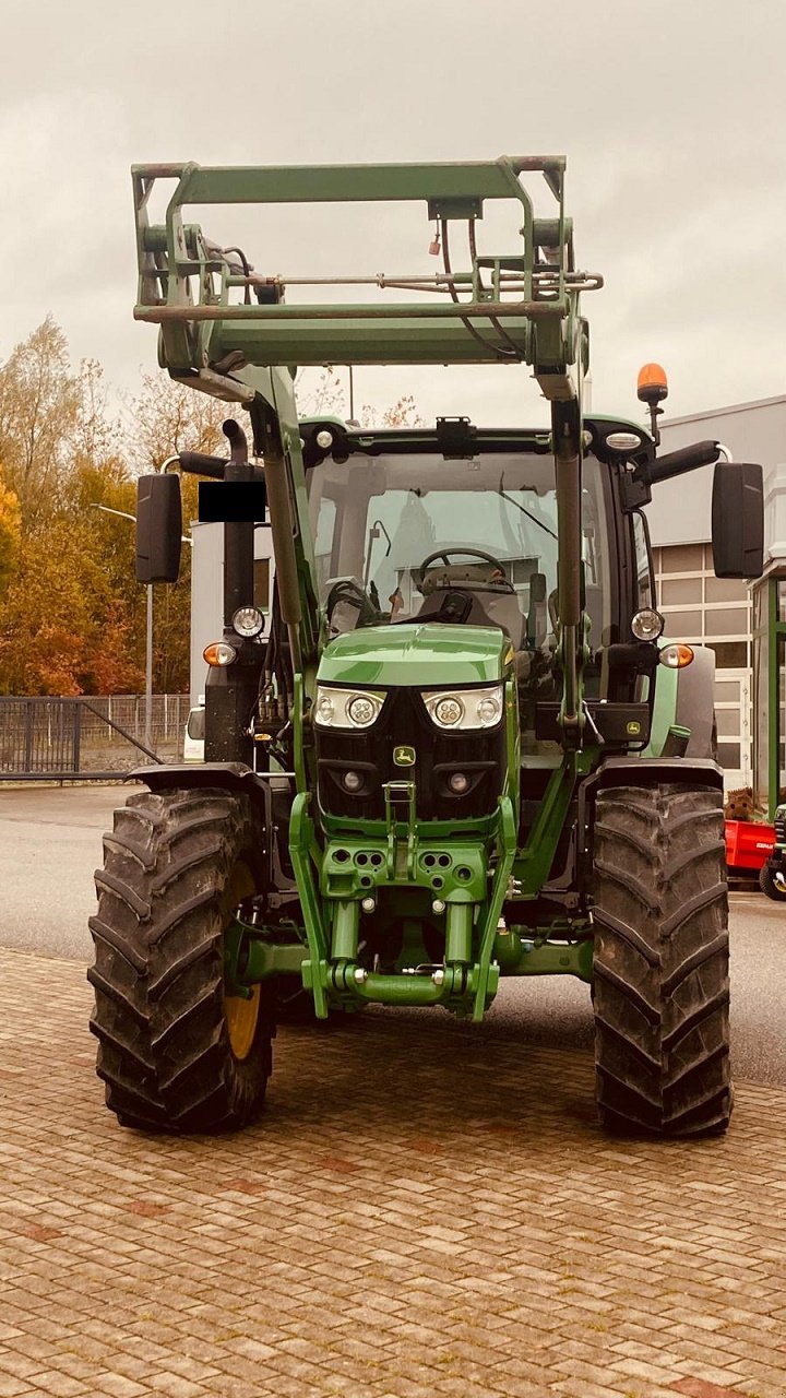 Traktor van het type John Deere 6110 R, Gebrauchtmaschine in Wuppertal (Foto 4)