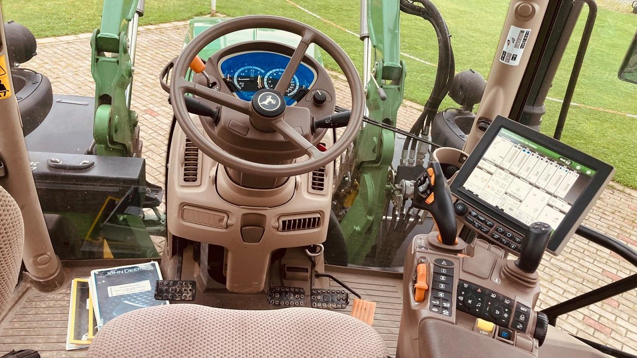 Traktor typu John Deere 6110 R, Gebrauchtmaschine v Wuppertal (Obrázek 5)