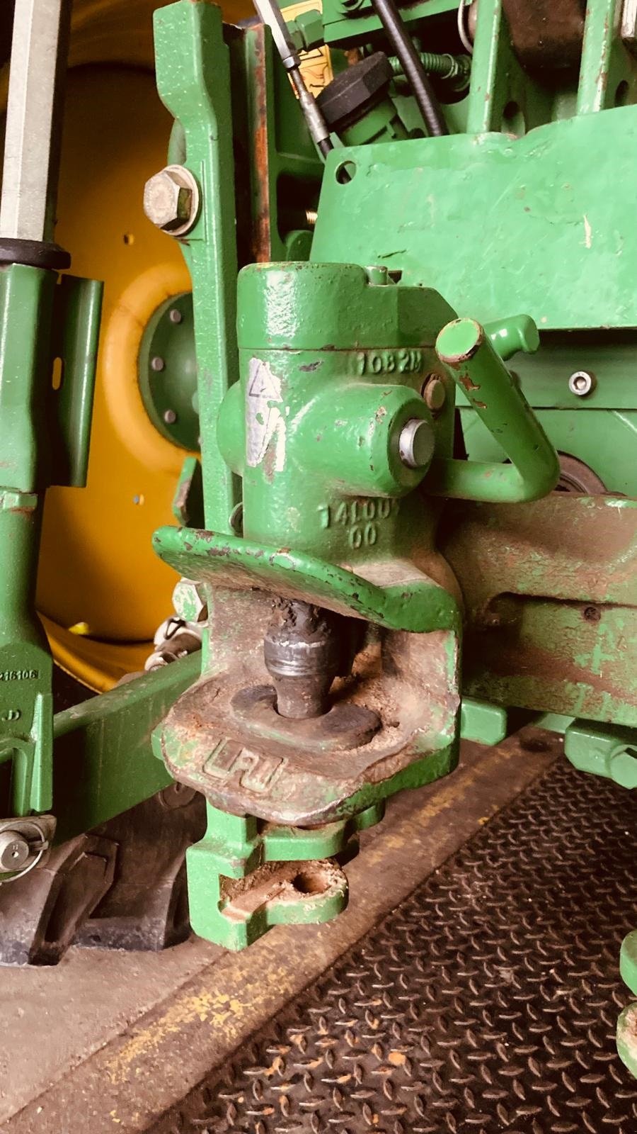 Traktor от тип John Deere 6110 R, Gebrauchtmaschine в Wuppertal (Снимка 9)