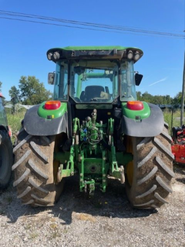 Traktor des Typs John Deere 6110 RC, Gebrauchtmaschine in LIZAC (Bild 2)